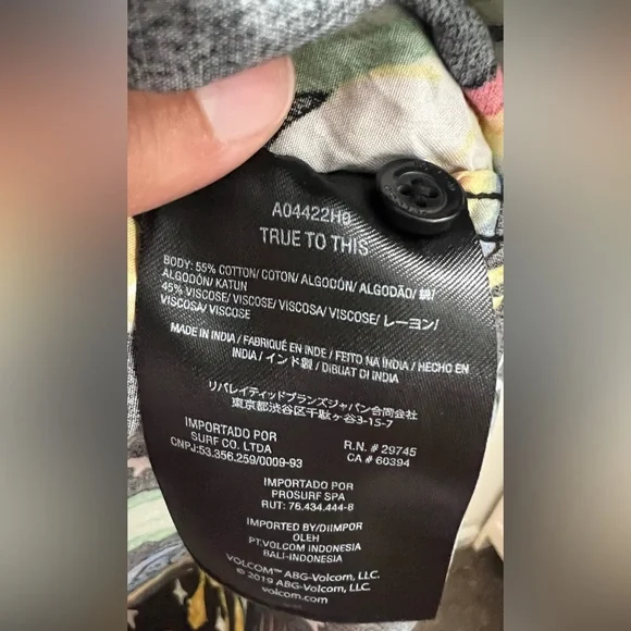 Mens Volcom button up - Picture 5 of 5